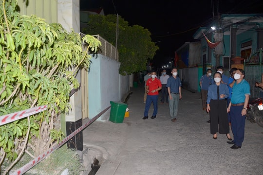TX. Cửa Lò: Khẩn trương phong tỏa, lấy mẫu xét nghiệm cho gần 1.000 người dân 