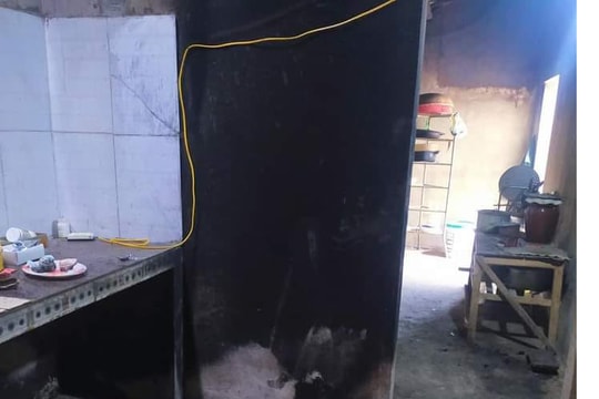 Cộng đồng mạng chung tay giúp đỡ gia đình nông dân bị cháy bọc tiền hơn 100 triệu 