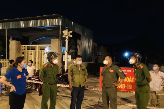 Thị xã Hoàng Mai xử phạt 16 trường hợp trong ngày đầu thực hiện Chỉ thị 16