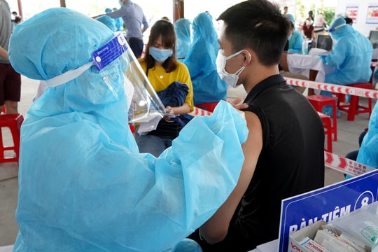 Gần 2.500 liều vắc xin phòng Covid-19 đã được tiêm tại Bệnh viện Đa khoa Cửa Đông