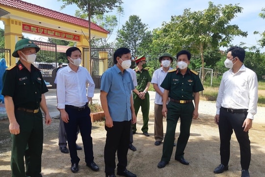 Đoàn công tác của tỉnh kiểm tra công tác phòng, chống Covid-19 ở huyện Quế Phong