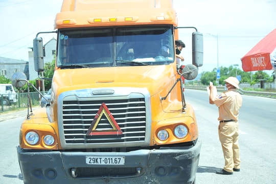 Bàn cách tháo gỡ khó khăn trong lưu thông hàng hóa nông nghiệp