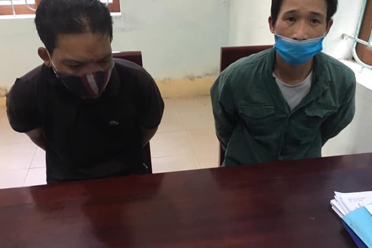 Công an xã bắt 2 đối tượng sử dụng và 'kinh doanh' ma túy