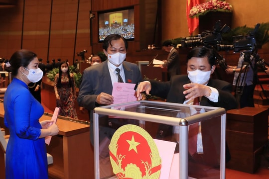 Xứng đáng với niềm tin của cử tri, nhân dân