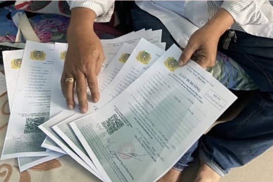 Lên mạng tải giấy đi đường rồi in màu chia cho nhiều người sử dụng