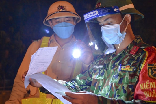 Video: Màu áo lính trên chốt phòng chống dịch Covid-19
