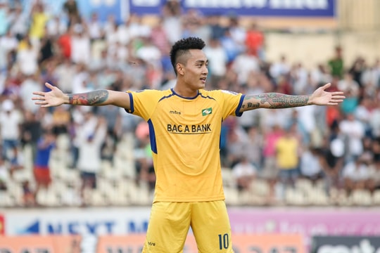 Cầu thủ xứ Nghệ Hồ Tuấn Tài bị loại trước giờ G