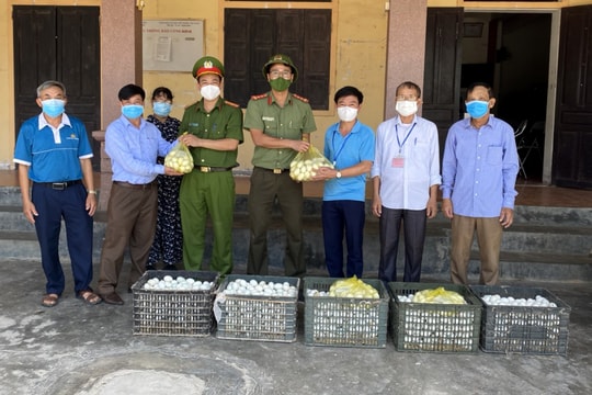 Chung tay hỗ trợ tiêu thụ hàng ngàn quả trứng vịt lộn cho người dân  