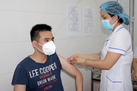 Lý do không nên xoa bóp bắp tay mới tiêm vắc-xin Covid-19