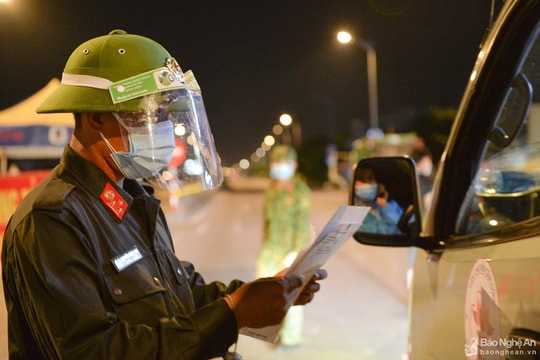  Chỉnh sửa giấy xét nghiệm Covid-19 để ‘thông chốt’ bị xử lý như thế nào?  ​