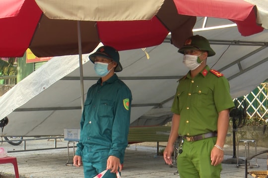 Lặng thầm trên tuyến đầu chống dịch nơi phố biển Cửa Lò