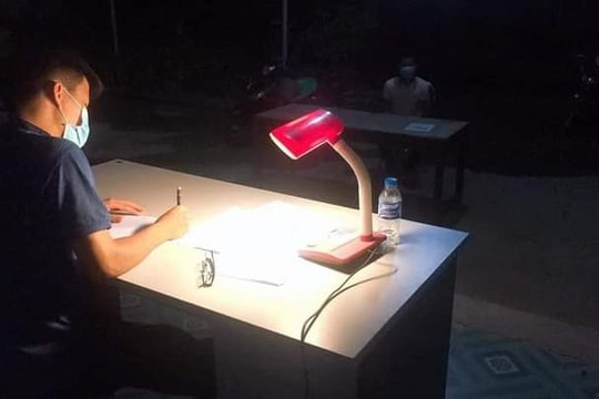 Nam thanh niên khai báo trở về từ vùng không có dịch để trốn cách ly