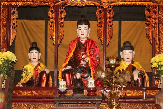 Chiêm ngưỡng hệ thống tượng cổ đặc sắc ở ngôi chùa làng biển