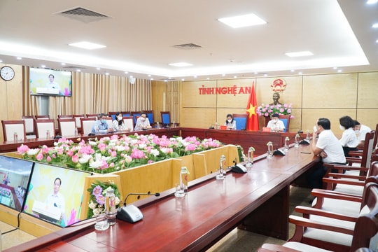 Phát động Chương trình 'Sóng và máy tính cho em'