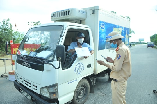 TP Vinh tiếp tục duy trì các chốt kiểm soát dù thực hiện giãn cách xã hội theo Chỉ thị 15