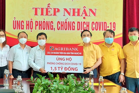 Ủy ban MTTQ tỉnh Nghệ An tiếp nhận 1,5 tỷ đồng ủng hộ phòng, chống dịch Covid-19