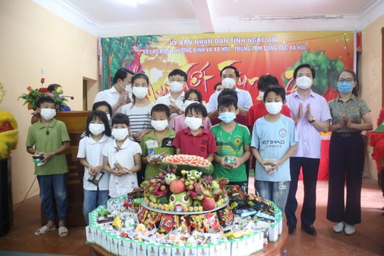 Sinh động Chương trình 'Vui Tết Trung thu bình an'