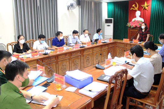 Đoàn công tác Tỉnh ủy giám sát việc triển khai Nghị quyết Đại hội Đảng tại Quỳ Hợp