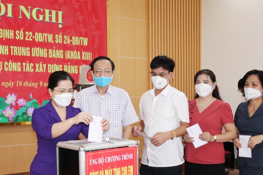 Đảng ủy Khối Các cơ quan tỉnh phát động hưởng ứng chương trình 'Sóng và máy tính cho em'