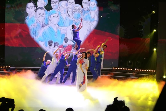 'Sống như tia nắng mặt trời' - chương trình tri ân lực lượng tuyến đầu chống dịch Covid-19