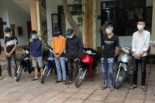 Nhóm 'quái xế' tụ tập gây náo loạn giữa mùa dịch ở Nghệ An