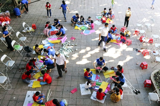 Ấm áp Tết Trung thu trong 'mùa Covid' của trẻ em khó khăn 