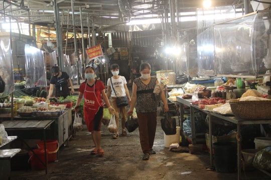 TP Vinh: Chợ được phép kinh doanh tất cả các mặt hàng, trừ ăn uống tại chợ