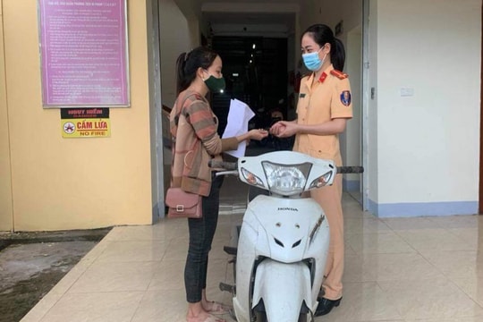 Nhận lại xe máy sau 3 năm bị mất trộm ở Nghệ An