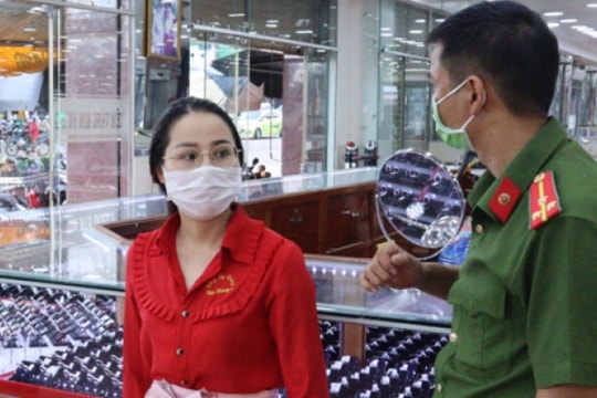 Nữ nhân viên khai 'trộm gần 10kg vàng để đầu tư tiền ảo'