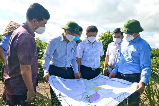 Phó Chủ tịch UBND tỉnh Lê Ngọc Hoa khảo sát tiềm năng thu hút đầu tư ở Tân Kỳ 