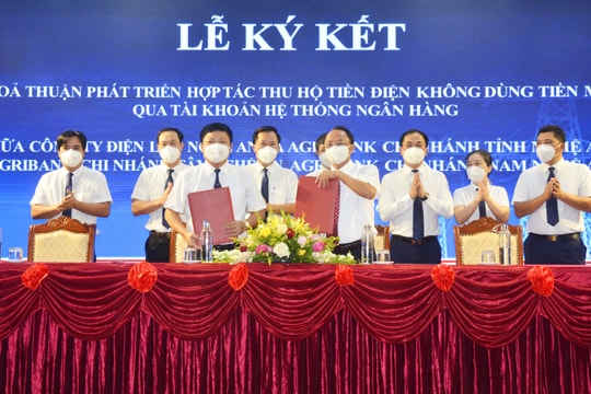 Ký kết hợp tác giữa Công ty Điện lực Nghệ An và các chi nhánh Ngân hàng Agribank tại Nghệ An