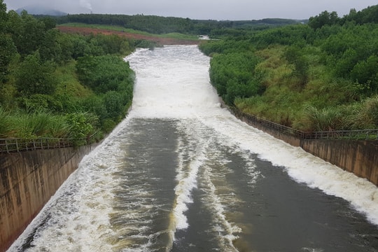 Xả tràn hồ chứa Sông Sào và hồ chứa thủy điện Chi Khê 