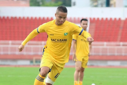 Tiền vệ Cao Xuân Thắng chia tay SLNA sau 15 năm gắn bó