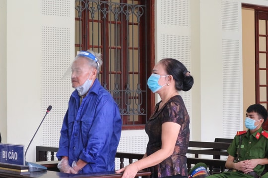 Cặp đôi ‘nổ’ quen lãnh đạo Bộ Công an, Quốc phòng lừa đảo nửa tỷ