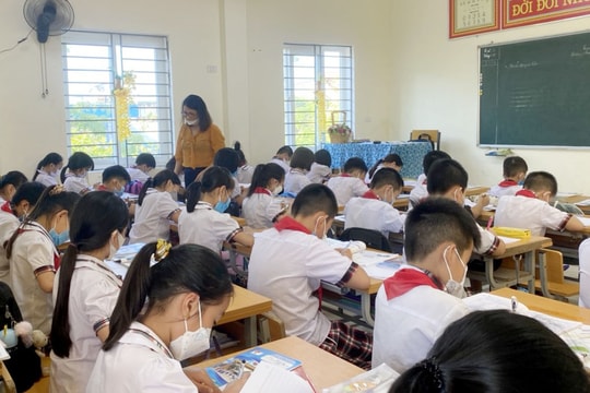 Từ sáng 30/9, thị xã Cửa Lò chuyển từ dạy học trực tiếp sang trực tuyến