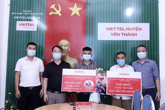 Khách hàng Nghệ An dùng Viettel trúng xe máy điện Vinfast trị giá 30 triệu đồng