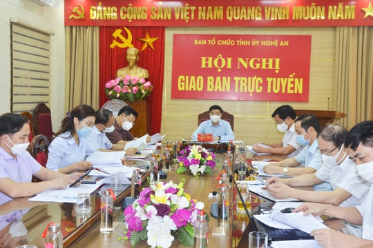 Đẩy mạnh thực hiện Nghị quyết Trung ương 4 về xây dựng, chỉnh đốn Đảng ở mức độ cao hơn