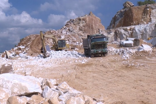 Video: Thêm 3 bị can bị khởi tố trong vụ khai thác đá trái phép tại Quỳ Hợp