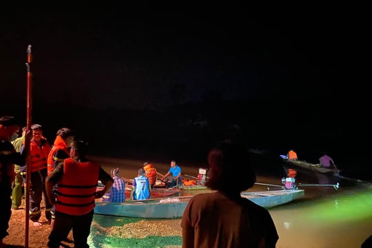 Tìm thấy thi thể người phụ nữ trong vụ lật thuyền trên sông Hiếu