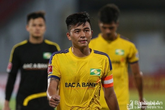 Chuyển nhượng V.League: Phạm Mạnh Hùng hồi hương?