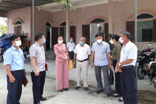 Chủ tịch Ủy ban MTTQ tỉnh dự sinh hoạt chi bộ tại huyện Nghi Lộc