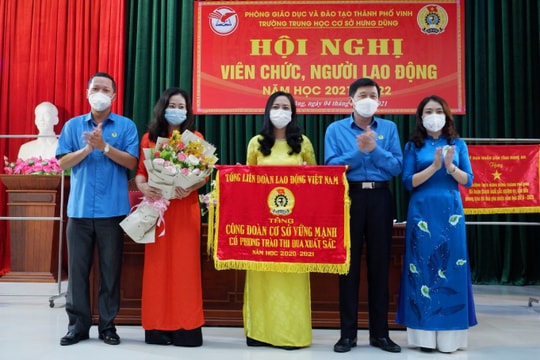 Hội nghị viên chức, người lao động ngành giáo dục Nghệ An năm học 2021-2022