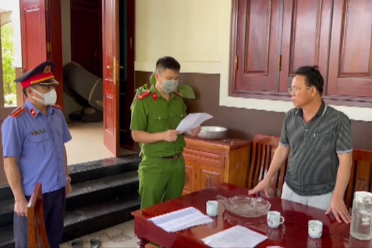 Nguyên Chủ tịch UBND và cán bộ địa chính xã bị khởi tố về sai phạm bồi thường hỗ trợ tái định cư