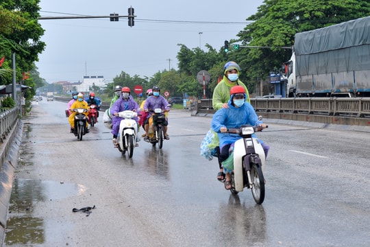 Nghệ An: Nguy cơ lây lan dịch Covid-19 từ dòng người hồi hương đi qua địa bàn