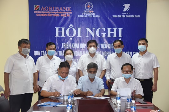 Ký kết hợp tác thu tiền điện không sử dụng tiền mặt tại huyện Yên Thành