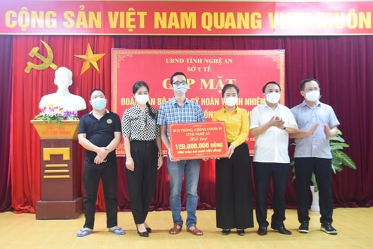 Nghệ An tri ân các y, bác sĩ chi viện cho Bình Dương chống dịch trở về