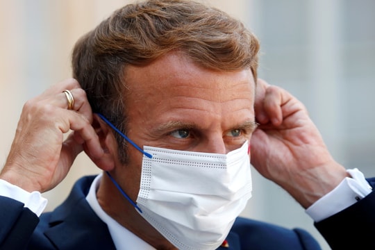 Pháp bắt thanh niên dùng trộm ‘thẻ xanh’ của Tổng thống Macron