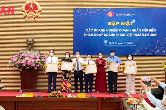 Chủ tịch UBND tỉnh: Tạo điều kiện thuận lợi nhất cho các doanh nghiệp, doanh nhân phát triển