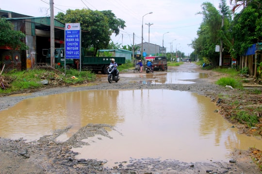 Những tuyến đường 'đau khổ' ở TP Vinh sau mưa lớn