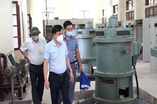 Kiểm tra công tác vận hành các trạm bơm tiêu úng ở TP Vinh trước bão số 8